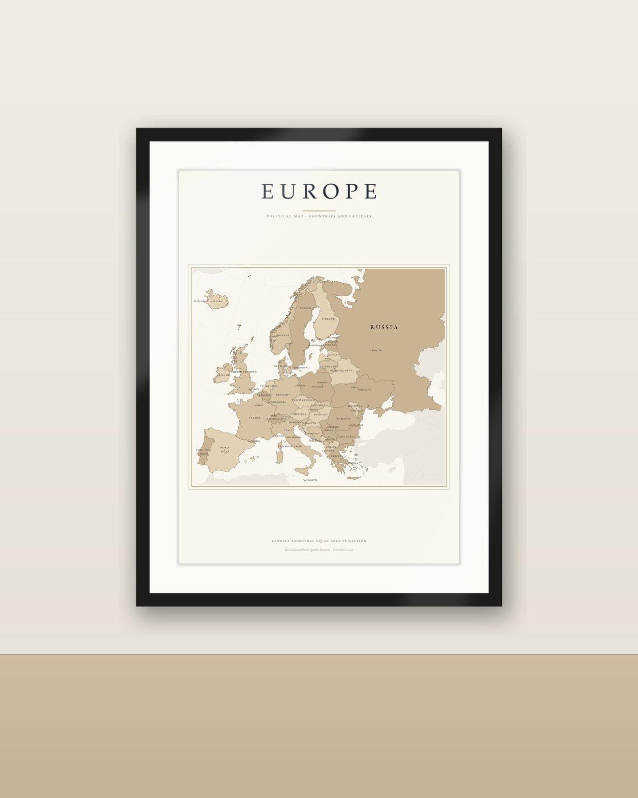 Europa Karte Poster hell, Länder und Hauptstädte beschriftet, politische Karte