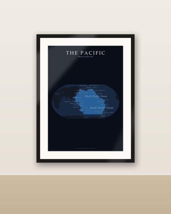 Pazifik Karte Poster, Ozean-Portrait mit benannten Meeren, kräftiges Blau auf dunkler Welt